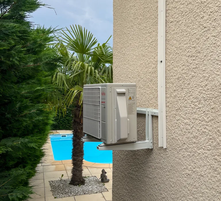 Pose de deux climatisations réversibles mono-split Atlantic Fujitsu 2 kW avec mise en service à Craponne (69)