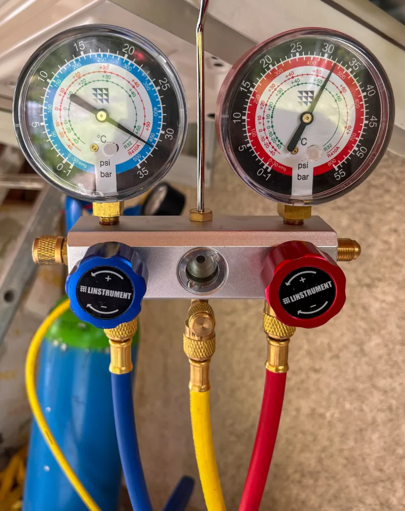 Installation d’un climatiseur bi-split Atlantic dans une maison individuelle à Taluyers, dans le Rhône