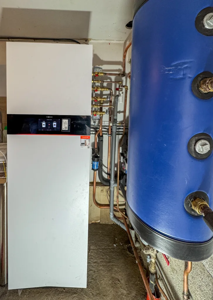 Projet de rénovation énergétique avec pompe à chaleur air/eau Viessmann Vitocal 151-A à Pollionnay (Ouest Lyonnais)