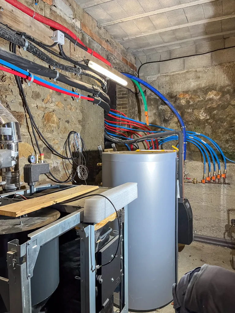 Rénovation énergétique à Brindas (69) : chaudière à granulés et réseau radiateurs