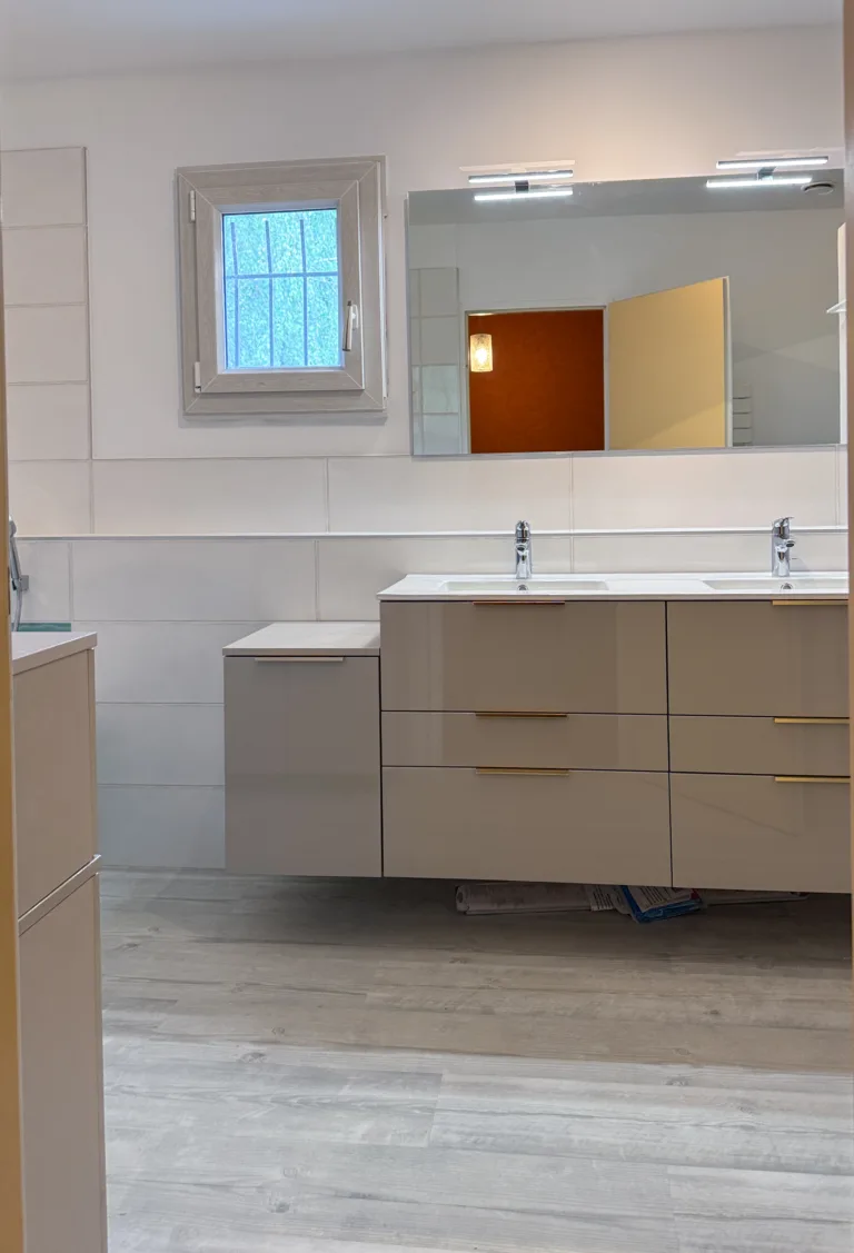 Artisan rénovation salle de bain plombier carrelage à Dardilly (69) pour un confort moderne et durable