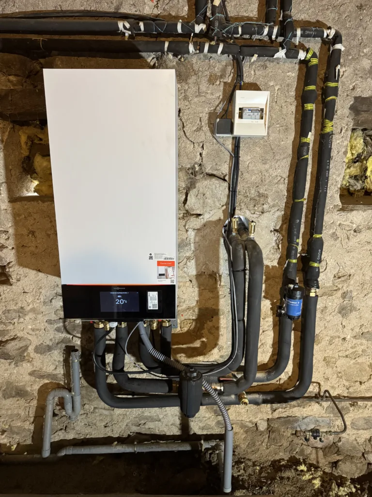 Rénovation énergétique à Craponne : remplacer sa chaudière fioul par une pompe à chaleur Viessmann